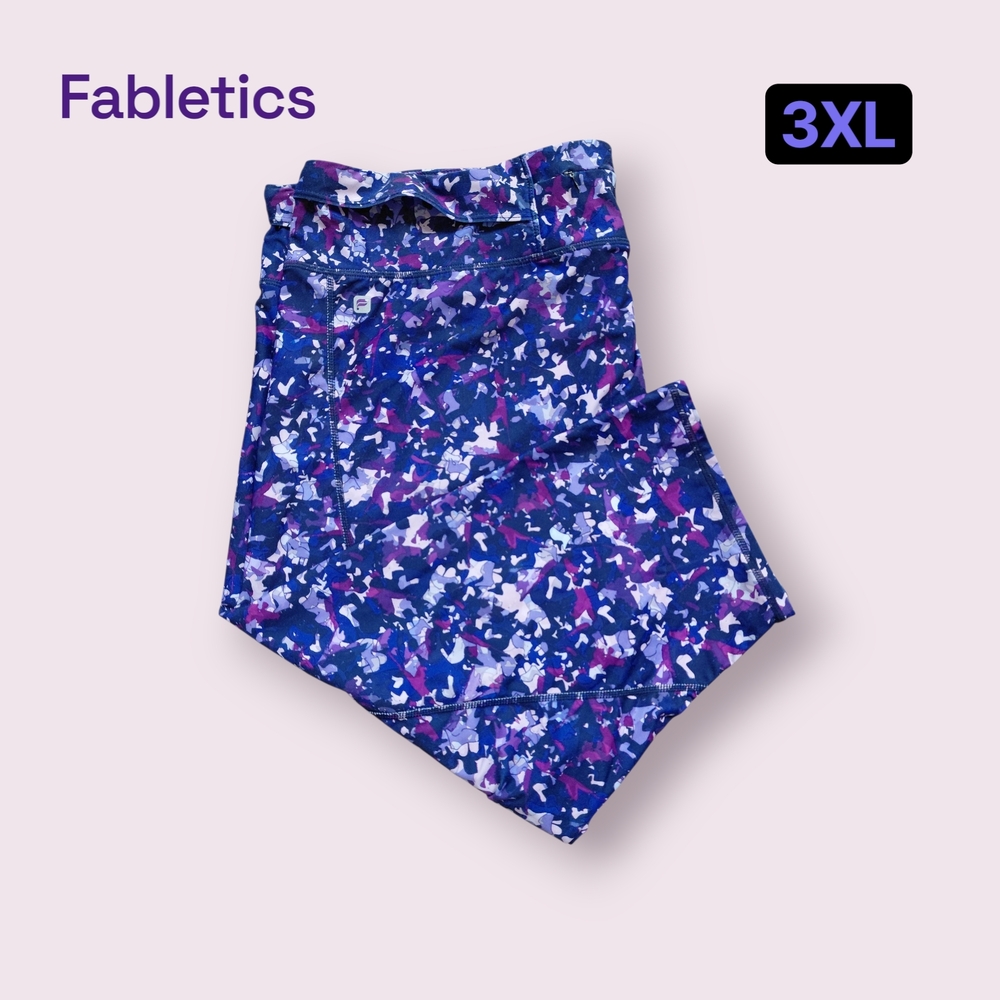 Fabletics Blue Patterned Capri Bottoms